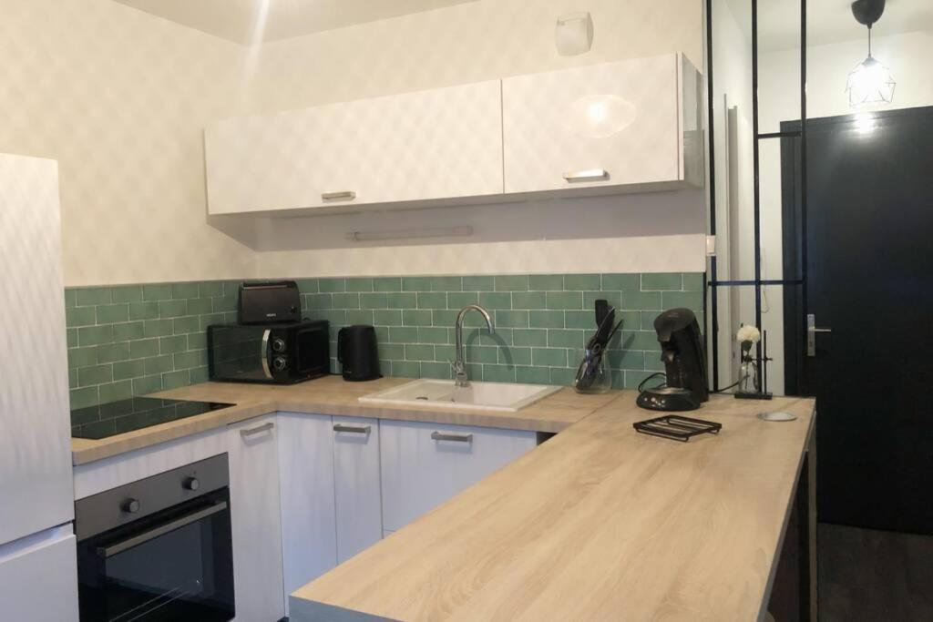 Appartement Cosy Proche De La Gare سان-جان-دي-موريين المظهر الخارجي الصورة