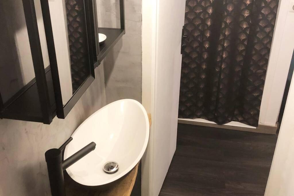 Appartement Cosy Proche De La Gare سان-جان-دي-موريين المظهر الخارجي الصورة